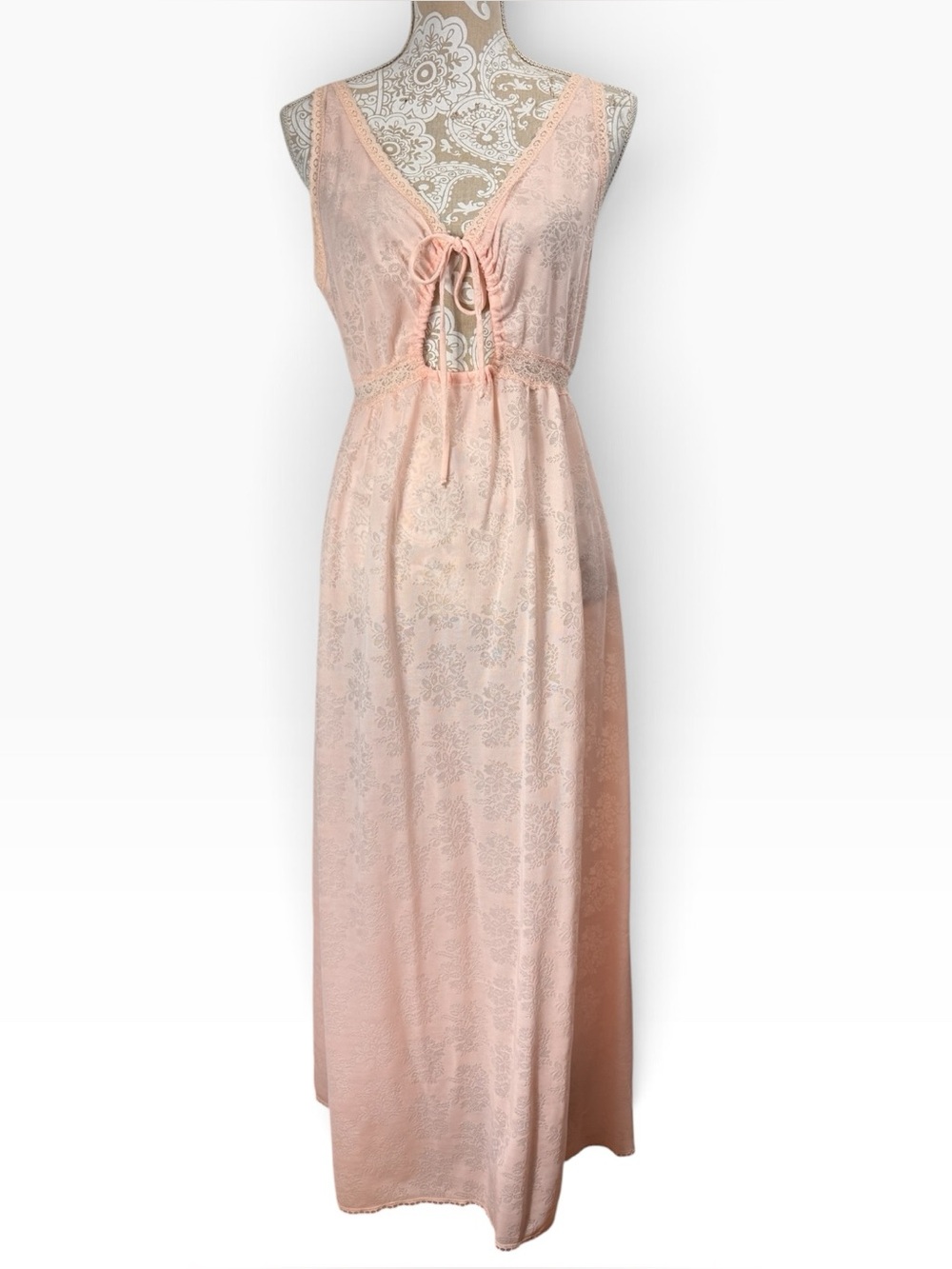 Vintage Miss Elaine Keyhole Nightgown Negligee Gown Pale Pink Jacquard Floral